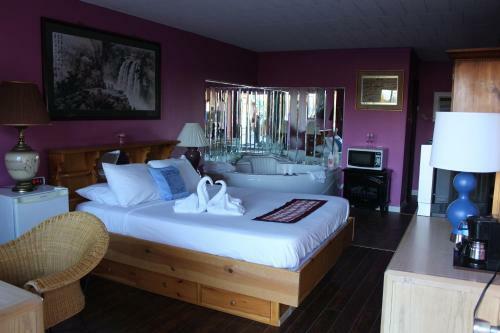 Motel Ritz Inn Niagara & Wedding Chapel