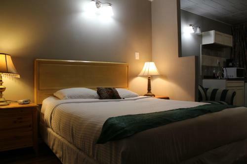 Motel Ritz Inn Niagara & Wedding Chapel