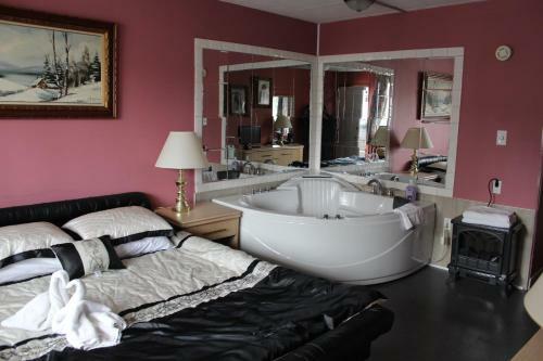 Motel Ritz Inn Niagara & Wedding Chapel