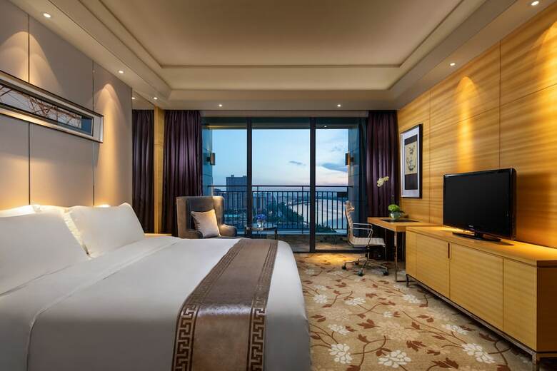Grand View Hotel