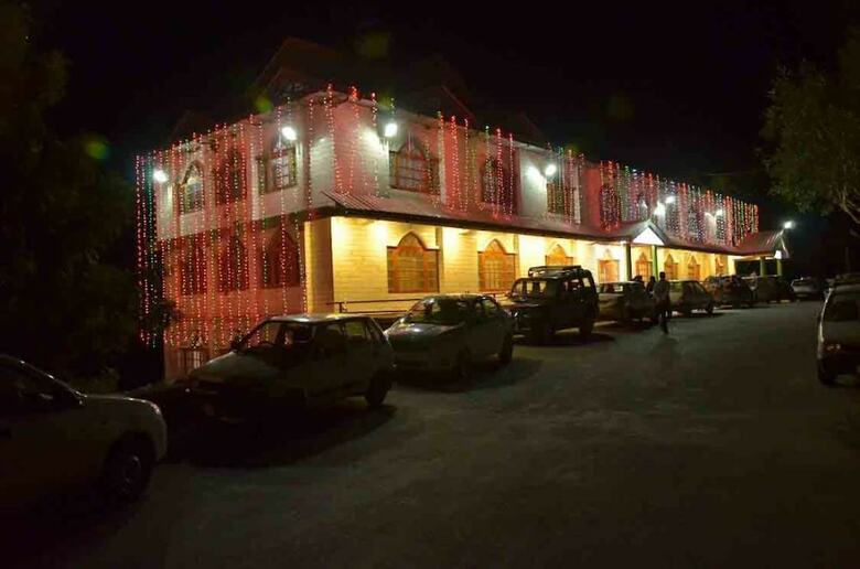 Hotel Atul Regency
