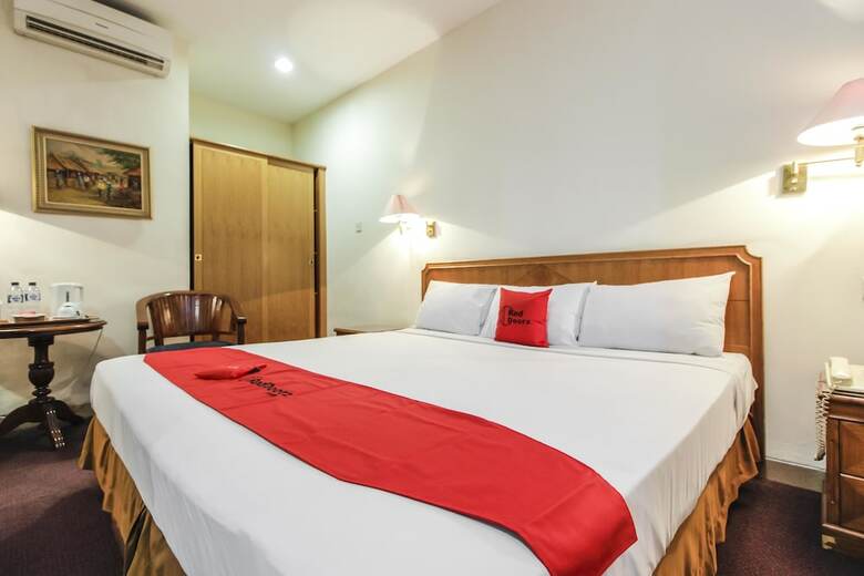 Hotel Reddoorz Plus Near Gbk Senayan