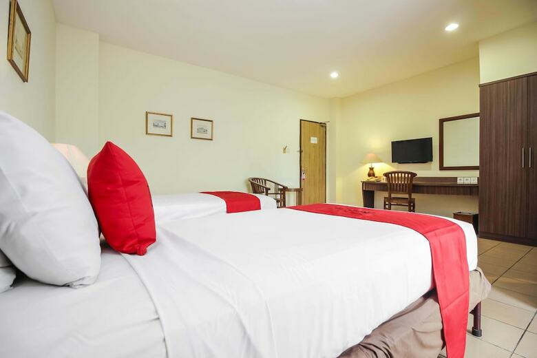 Hotel Reddoorz Plus Near Gbk Senayan