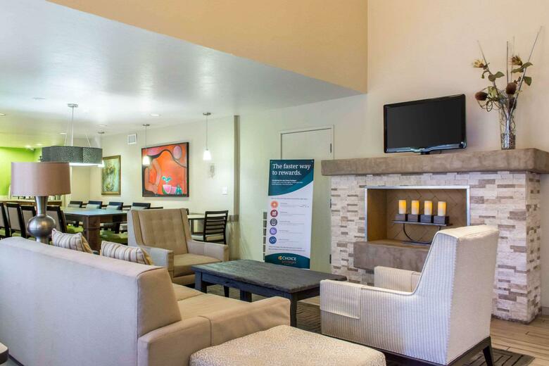Hotel Comfort Suites At Tucson Mall