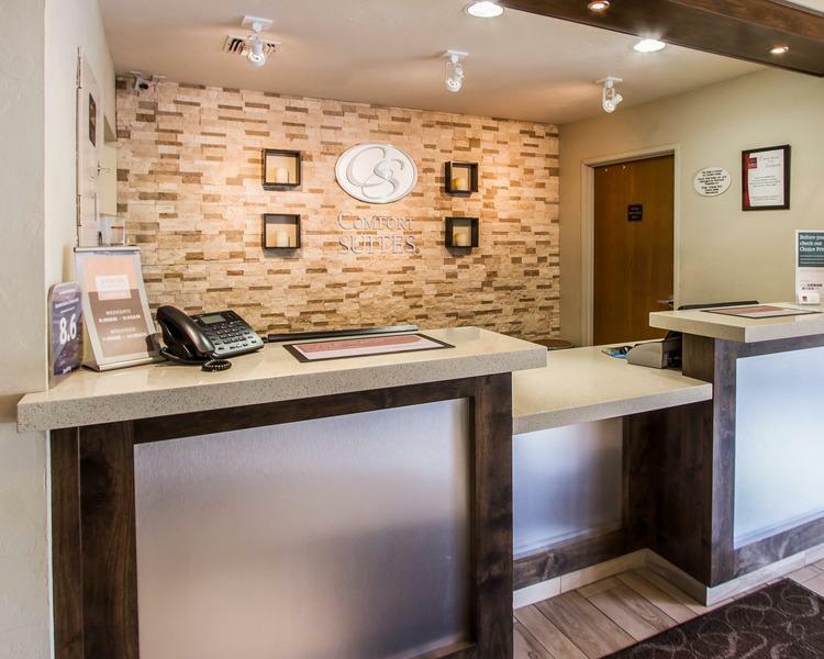 Hotel Comfort Suites At Tucson Mall