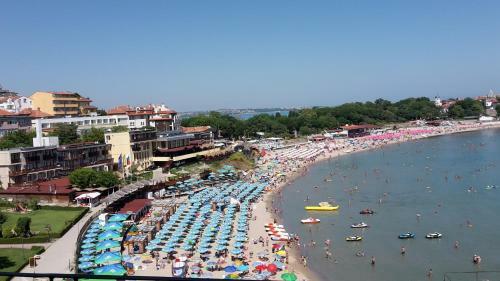 Hostal Guest House Mistral