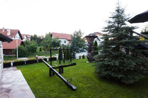 Hostal Guest House Vila Bajka