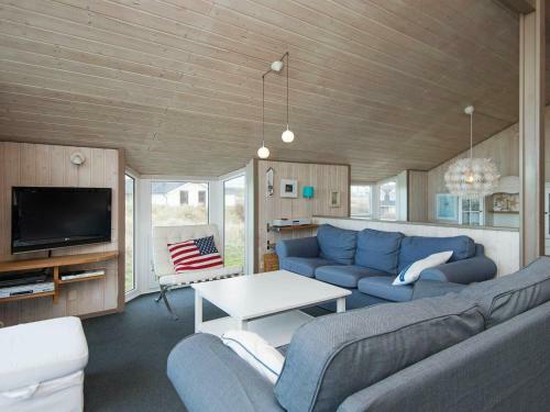 Four-bedroom Holiday Home In Henne 1