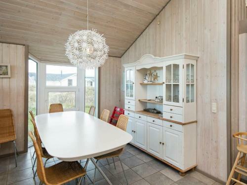 Four-bedroom Holiday Home In Henne 1