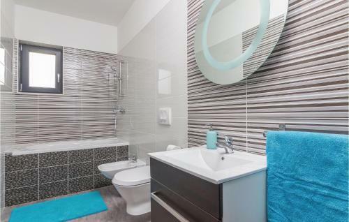 Three-bedroom Holiday Home In Novigrad