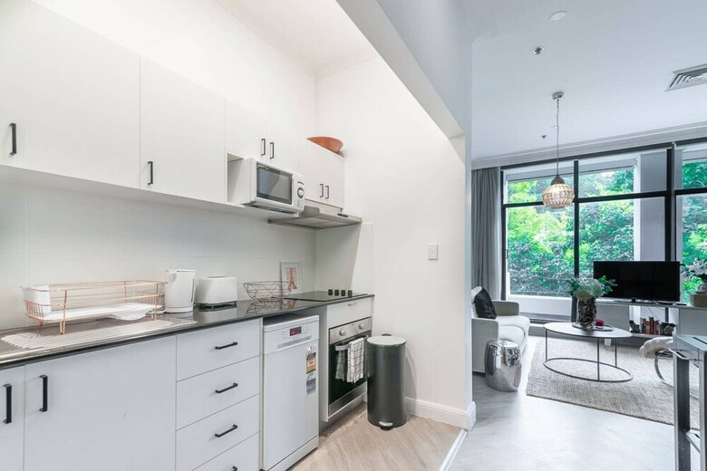 Spacious Woolloomooloo Apartment In Great Location