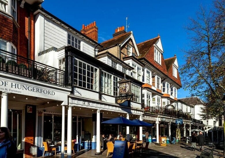 New Spacious 3bd House Tunbridge Wells Sleeps 7!