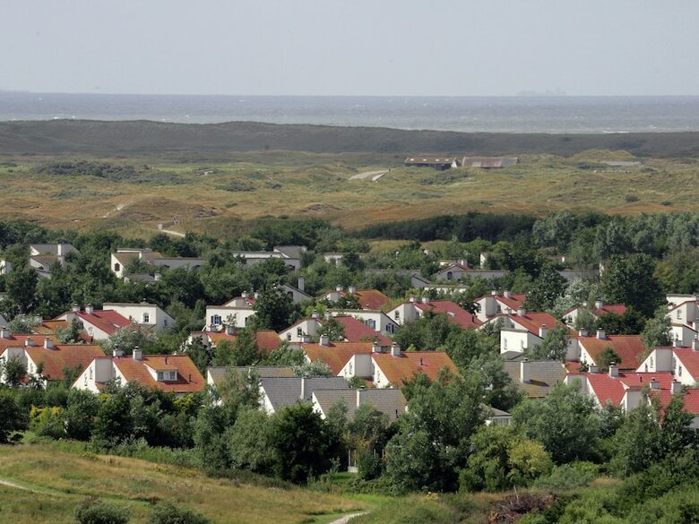 Spacious Villa With Dishwasher And Deco Fireplace On Texel