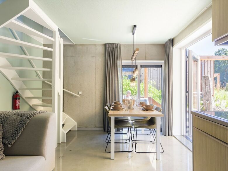 Luxurious Lodge With Two Bathrooms, Only 200m From The Beach