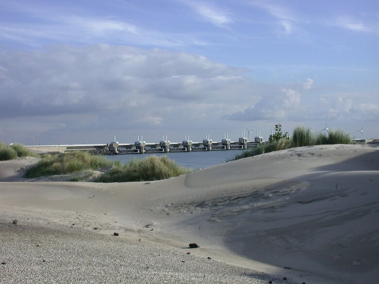 Spacious Home, Just 1 Km From The North Sea Beach