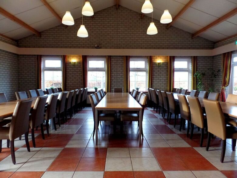 Spacious Home, Just 1 Km From The North Sea Beach