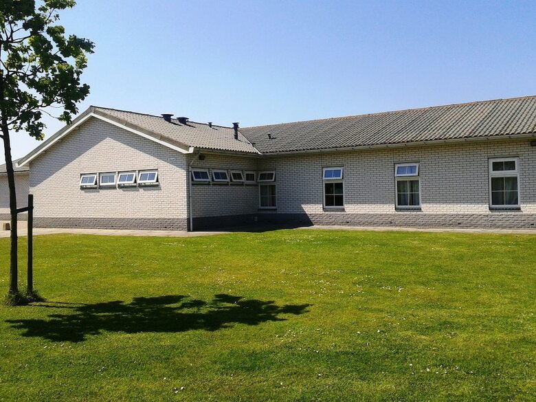 Spacious Home, Just 1 Km From The North Sea Beach