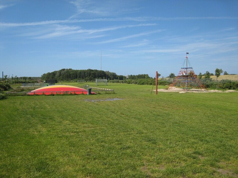 Spacious Home, Just 1 Km From The North Sea Beach