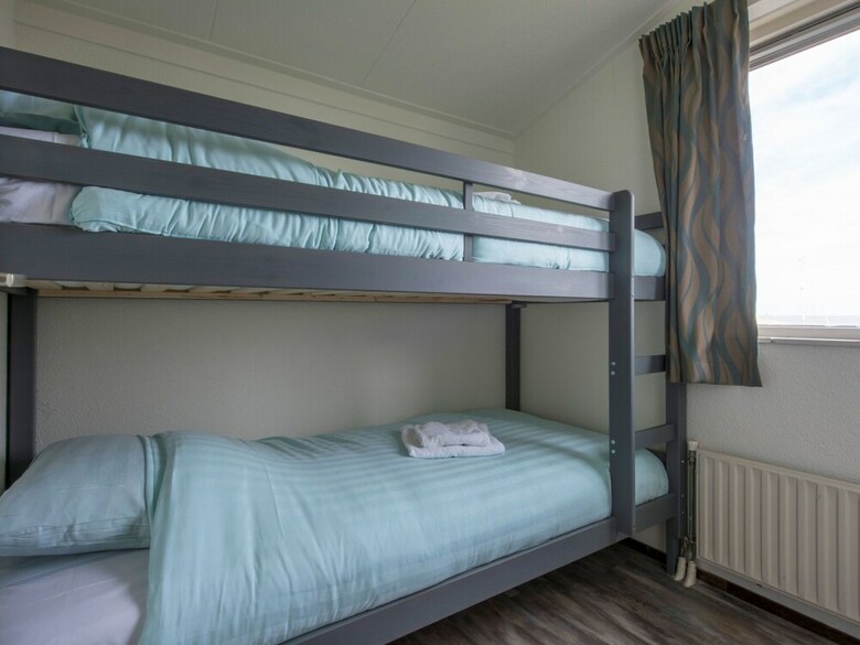 Restyled Bungalow With Dishwasher, Beach At Walking Distance