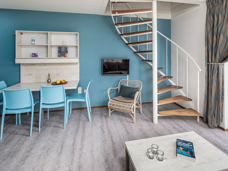 Restyled Bungalow With Dishwasher, Beach At Walking Distance