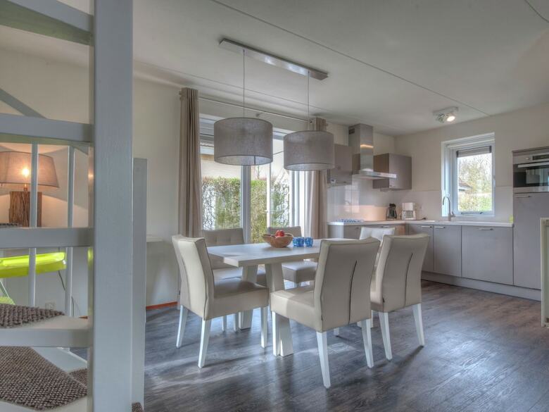 Comfortable Villa With Combi-microwave, 1 Km. From The Beach