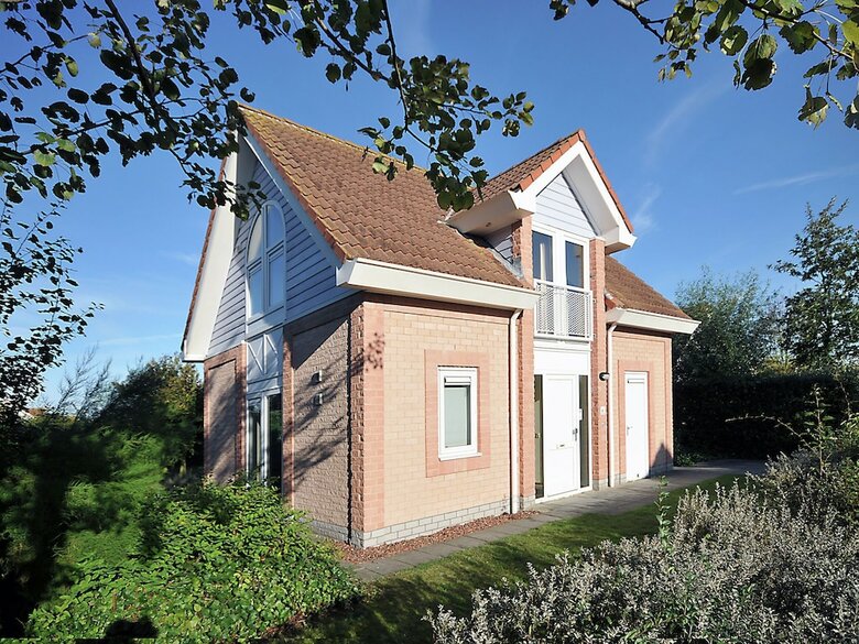 Comfortable Villa With Combi-microwave, 1 Km. From The Beach