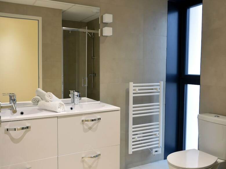 Modern Apartment In Lively Lacanau-oc�an