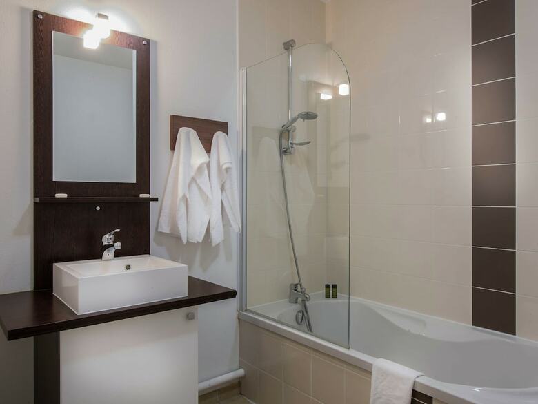 Nice Apartment At A Shared Swimming Pool In The Dordogne