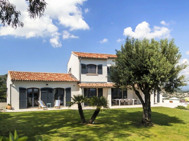 Uxurious Villa In Fr�jus With Heated Pool & Panoramic View