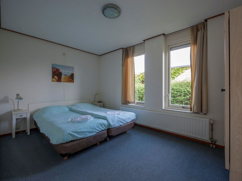 Detached Single-storey Bungalow, Sea Within Walking Distance