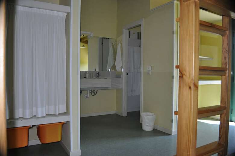 Hostal Albergue Tur�stico Alvarella