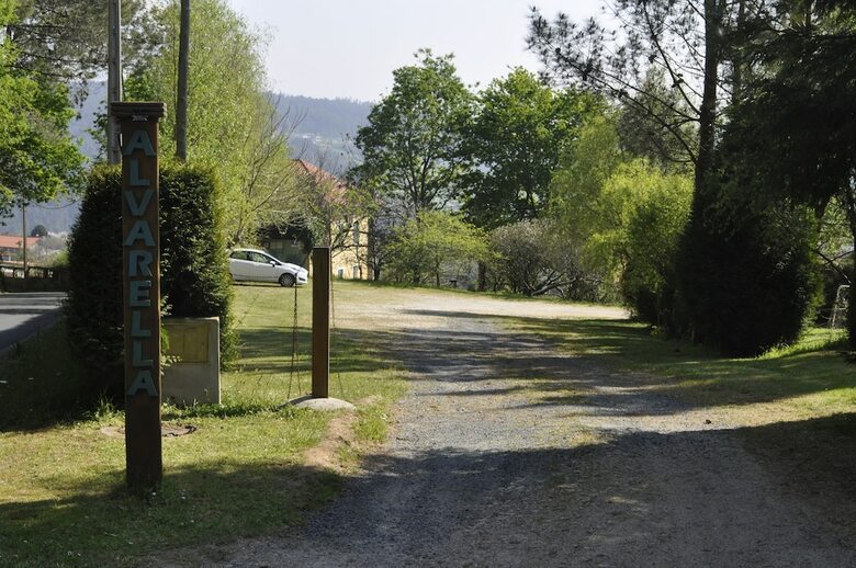 Hostal Albergue Tur�stico Alvarella