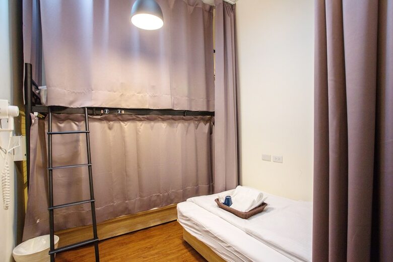 Hostal Douzi Home Hotel-nearby Metro - Hostel
