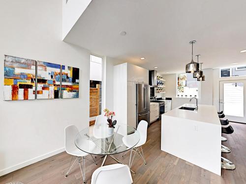1106 C 14th Ave Townhouse