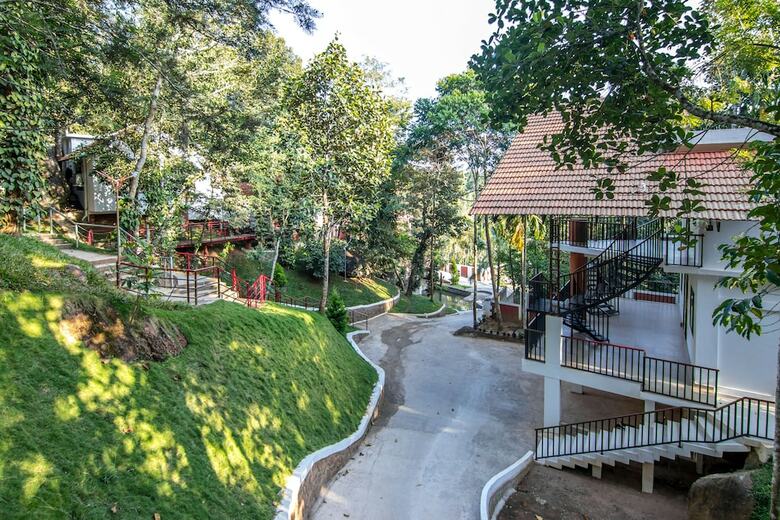 Hotel Edakkal Village Resort
