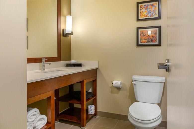 Hotel Comfort Inn & Suites