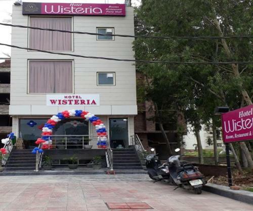 Wisteria Hotel And Restaurant