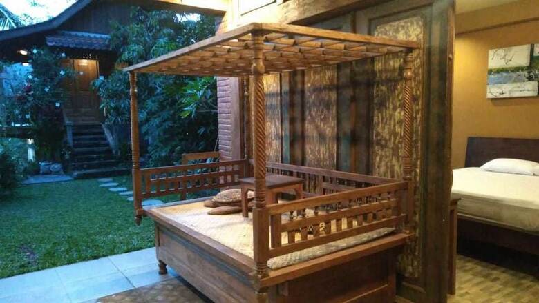 Bed & Breakfast Jatiwangi Villa