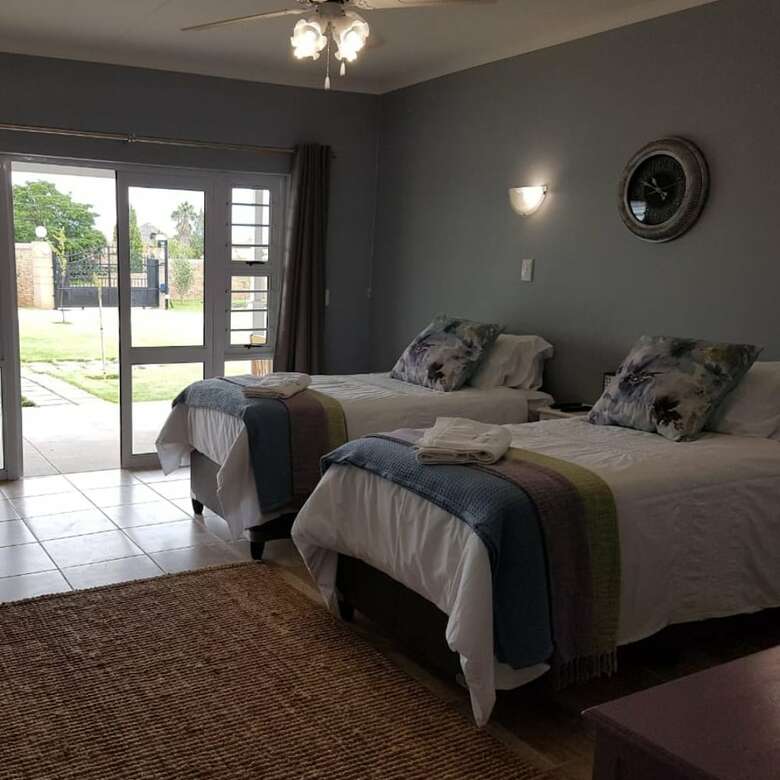 Bed & Breakfast Graceland Guest House
