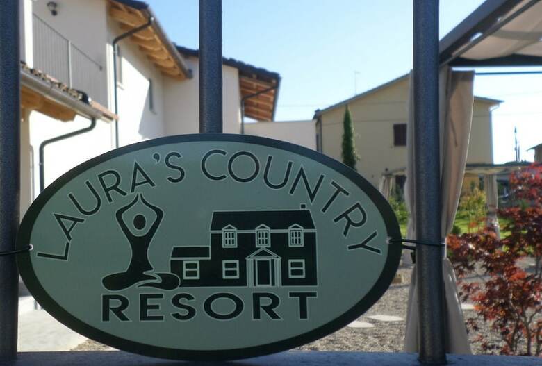 Apartamentos Laura's Country Resort