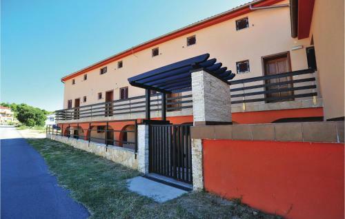 Two-bedroom Apartment In Bilice