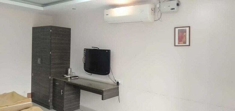 Hotel Iroomz Annapoorna Residency