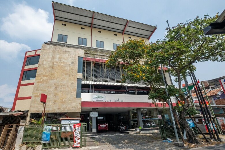 Hostal Oyo 1360 Bumi Makhraja
