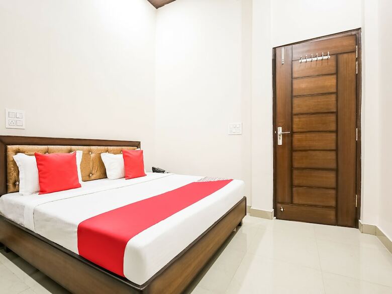 Oyo 47577 Hotel Goldenland