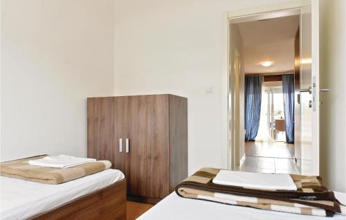 One-bedroom Apartment In Pirovac