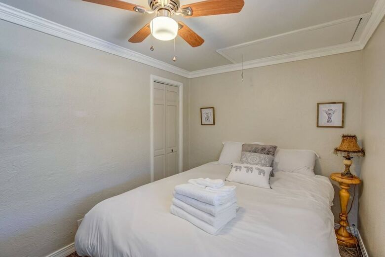 Villa 2 Bdolympic Trainingnear Parks, A Lake, Downtown