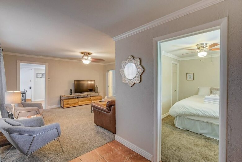 Villa 2 Bdolympic Trainingnear Parks, A Lake, Downtown