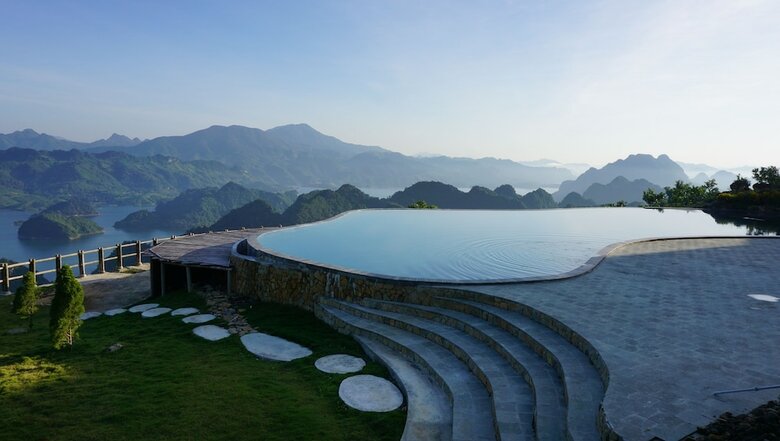 Hotel Ba Khan Village Resort