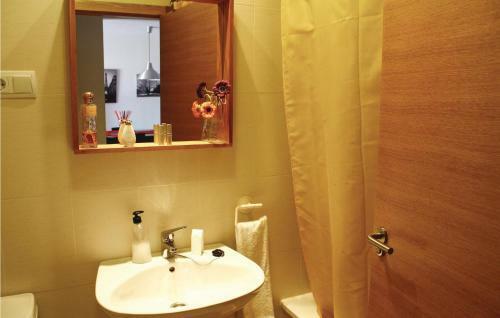 Two-bedroom Apartment In Roldan