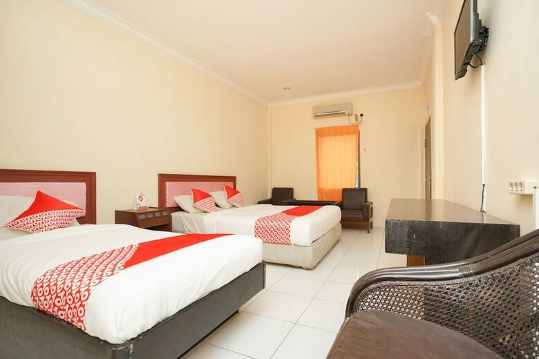 Hostal Oyo 2003 Female Guest House